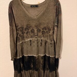 Expressions Women's Tunic - Olive and Black